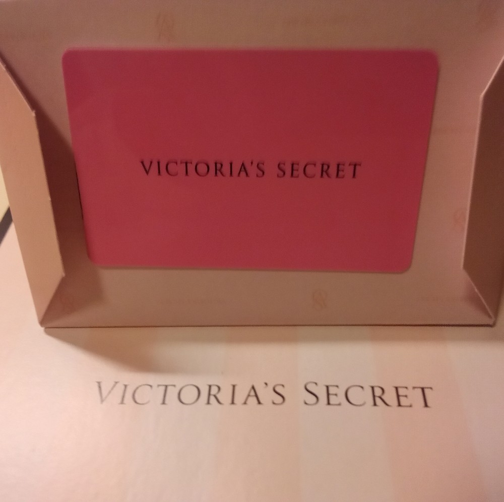 Victoria's secret / pink gift card